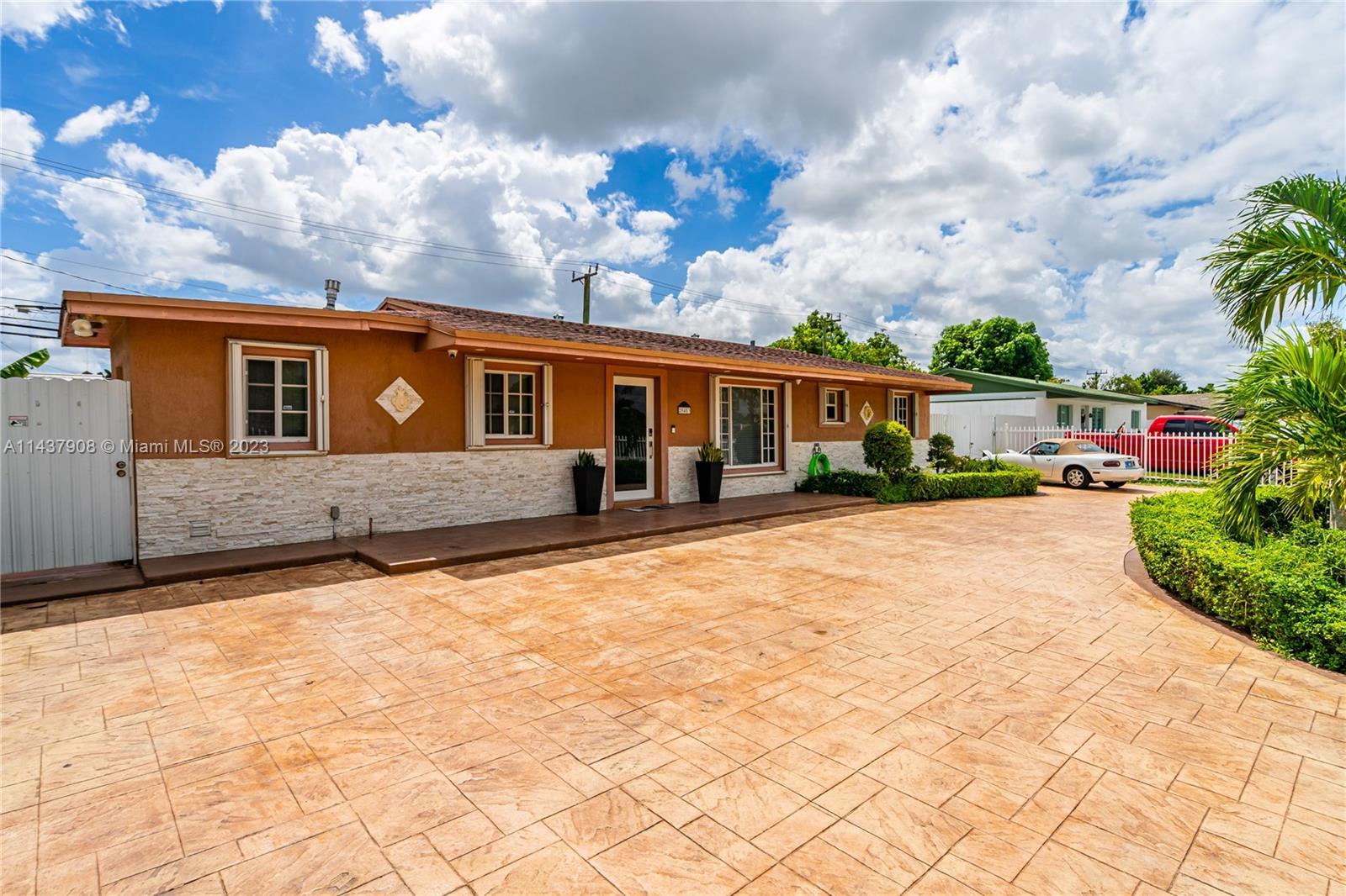 Photo of 20453 NW 47th Ave in Miami Gardens, FL