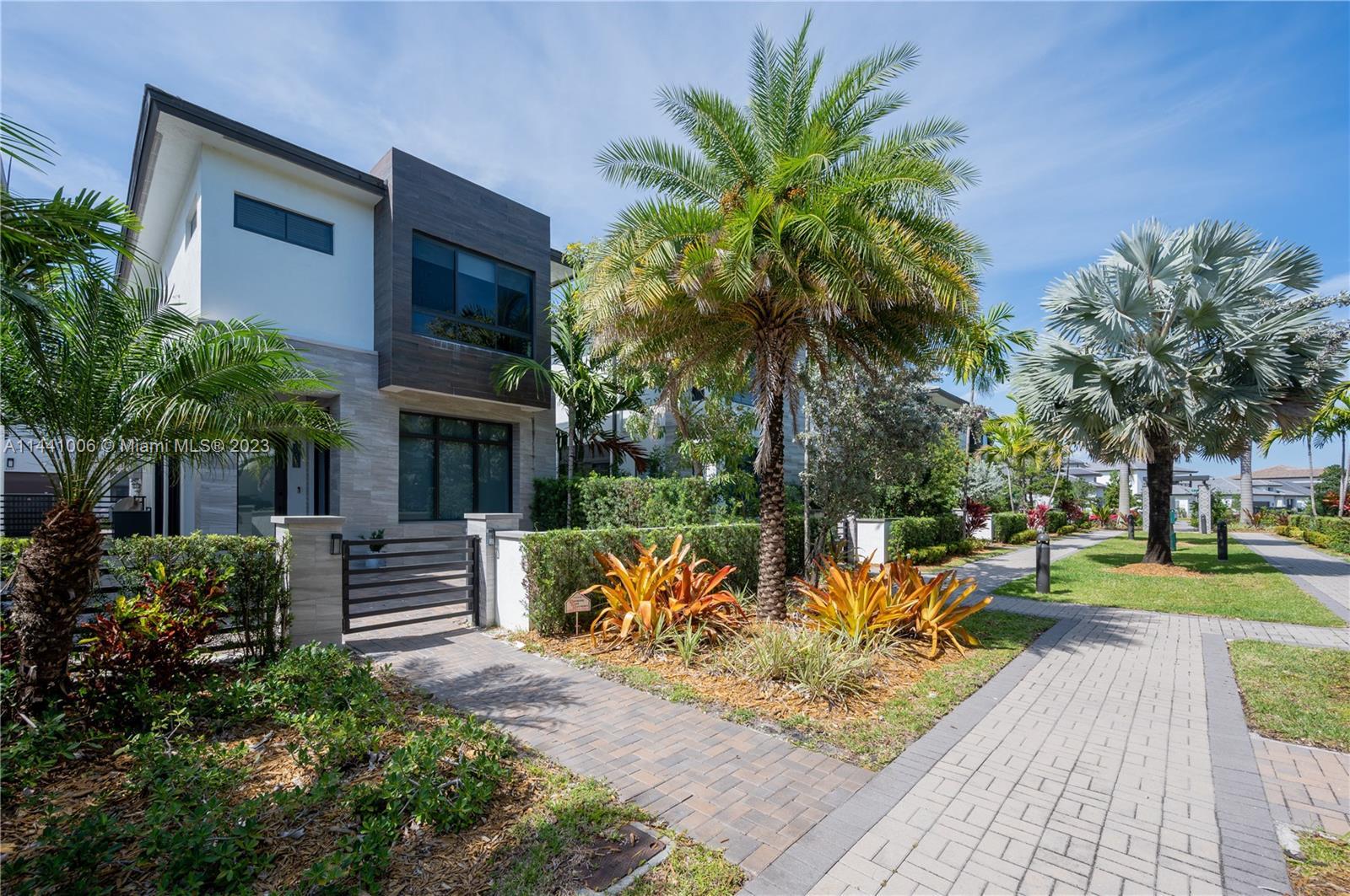Photo of 8238 NW 46th St in Doral, FL