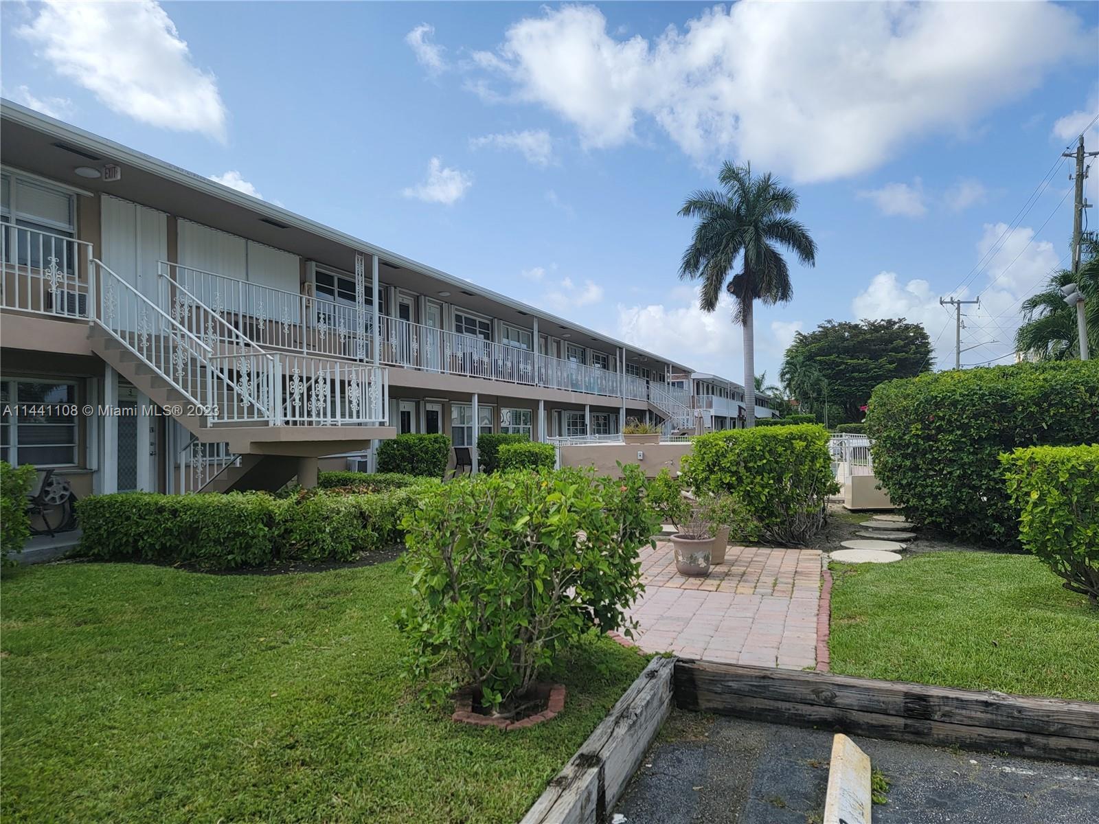 Photo of 500 Layne Blvd #19 in Hallandale Beach, FL