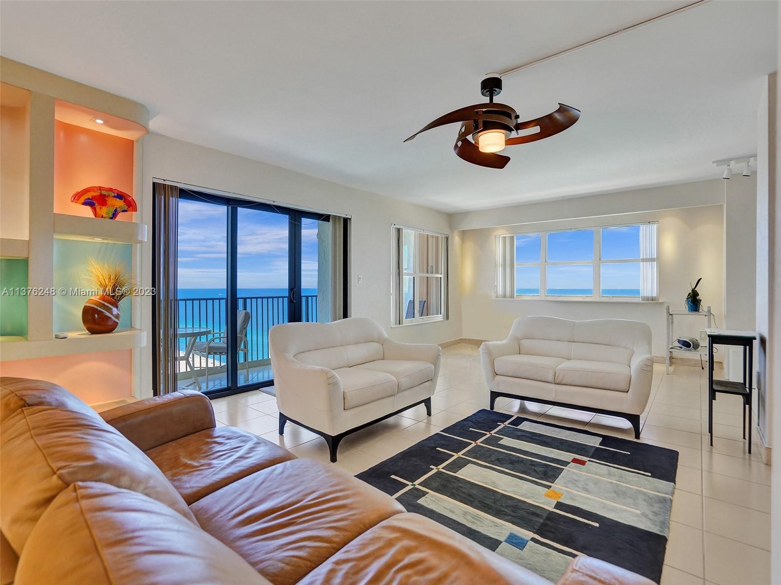 PENTHOUSE CORNER UNIT WITH DIRECT OCEAN VIEWS IN A COUNTRY CLUB SETTING. 2,000 SF  DECORATOR ART WAL