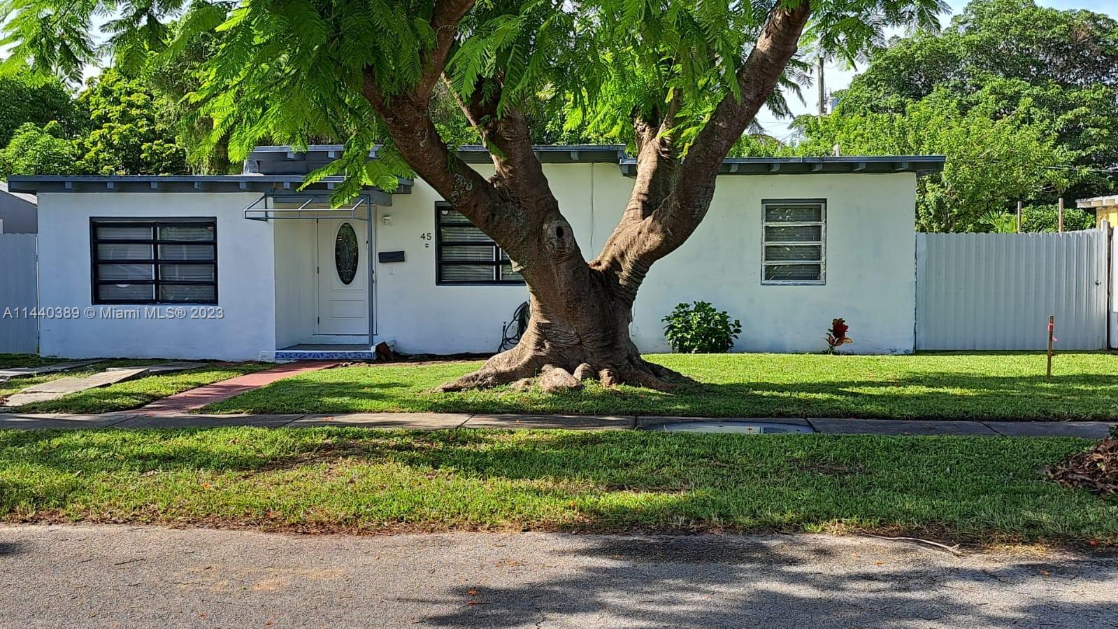 Photo of 45 NW 127th St in North Miami, FL