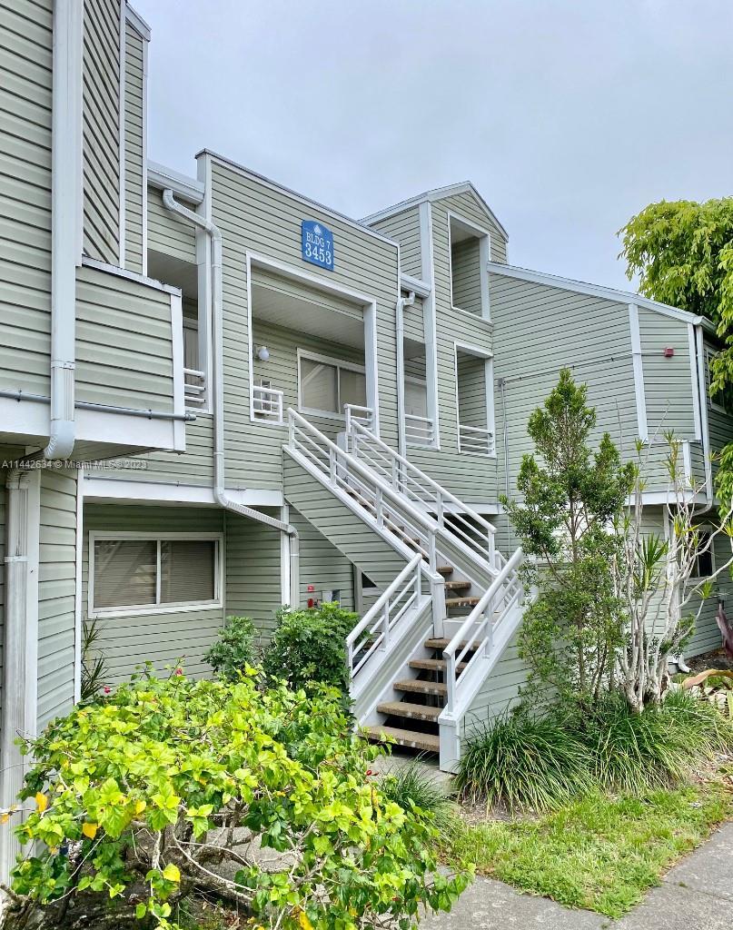 Photo of 3453 NW 44th St #106 in Oakland Park, FL