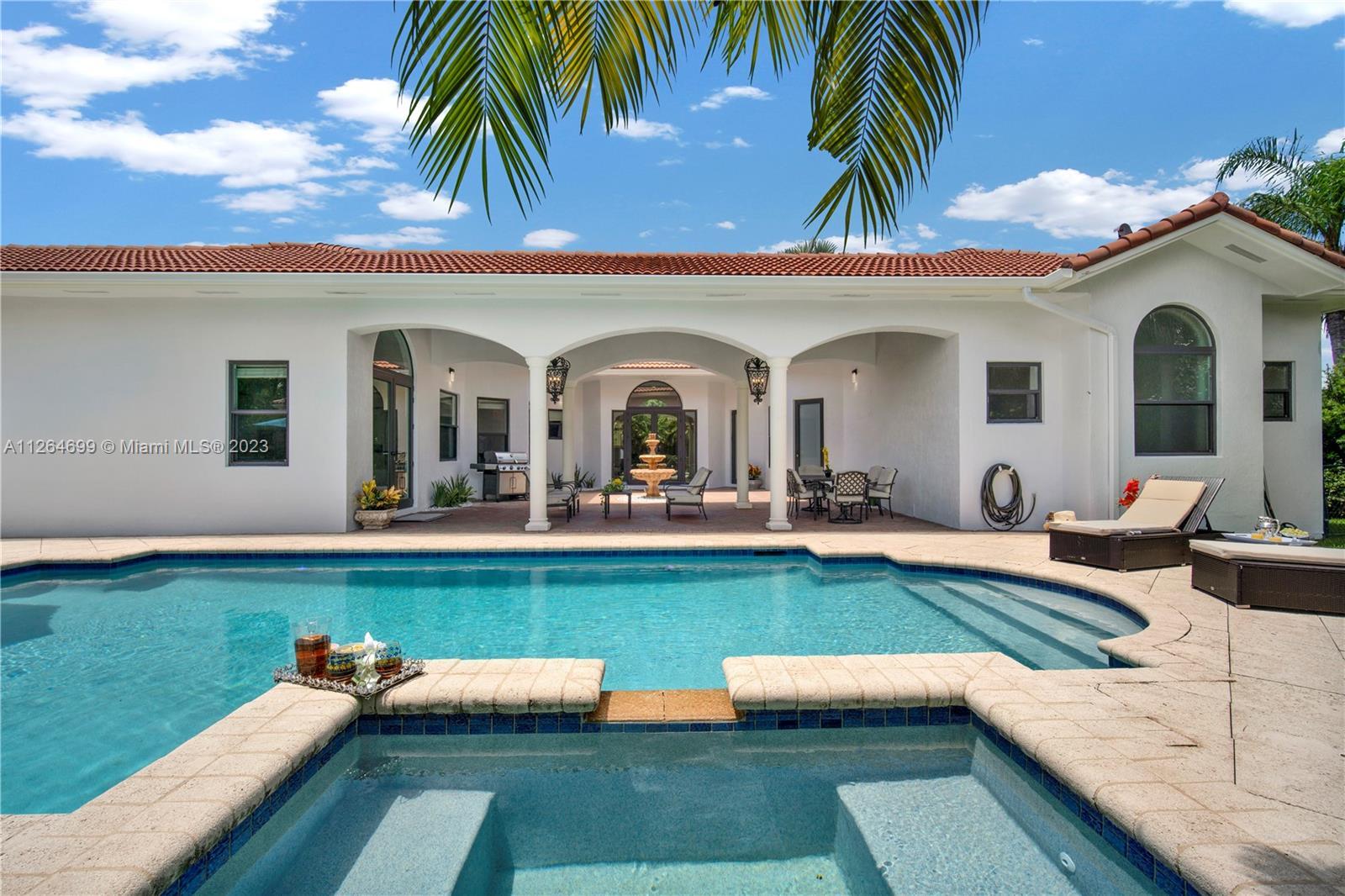 Photo of 14441 SW 82 Ave in Palmetto Bay, FL