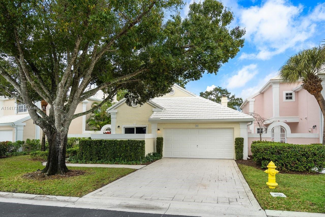 Photo of 24 Windsor Ln in Palm Beach Gardens, FL