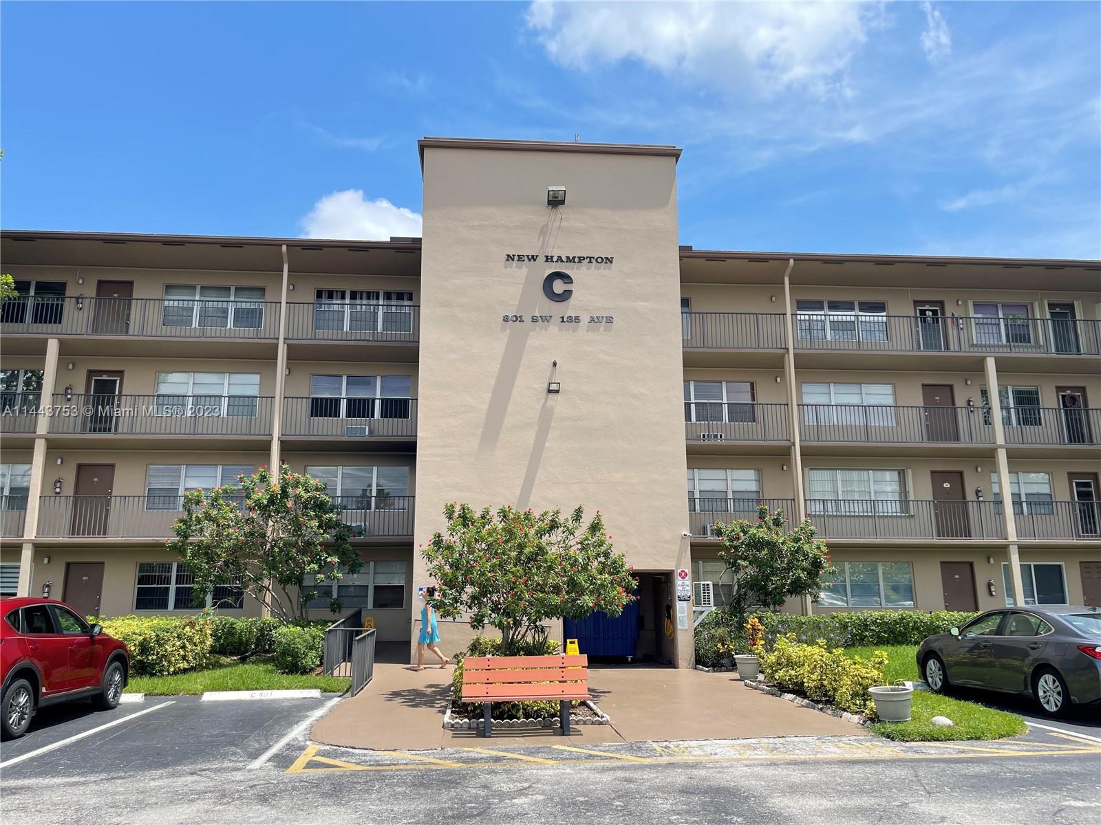 Photo of 301 SW 135th Ave #405C in Pembroke Pines, FL