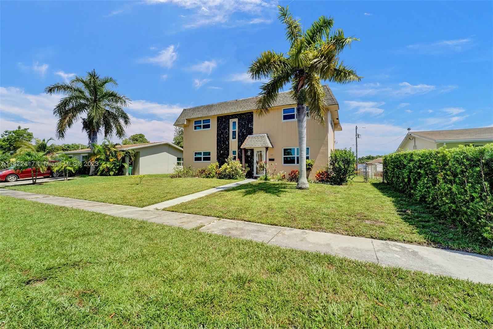 Photo of 517 NE 2nd St in Dania Beach, FL