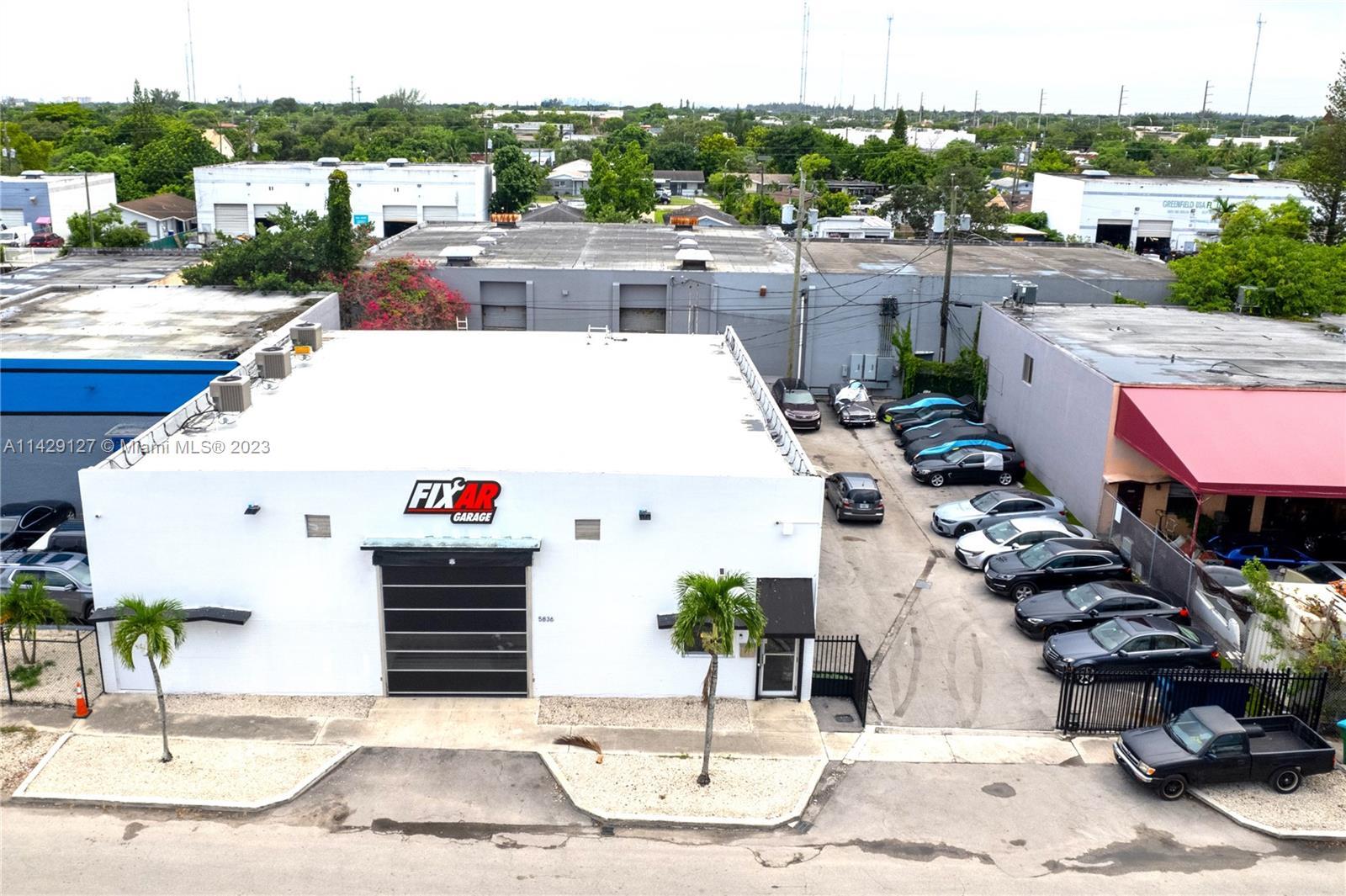 Photo of 5836 Rodman St in Hollywood, FL