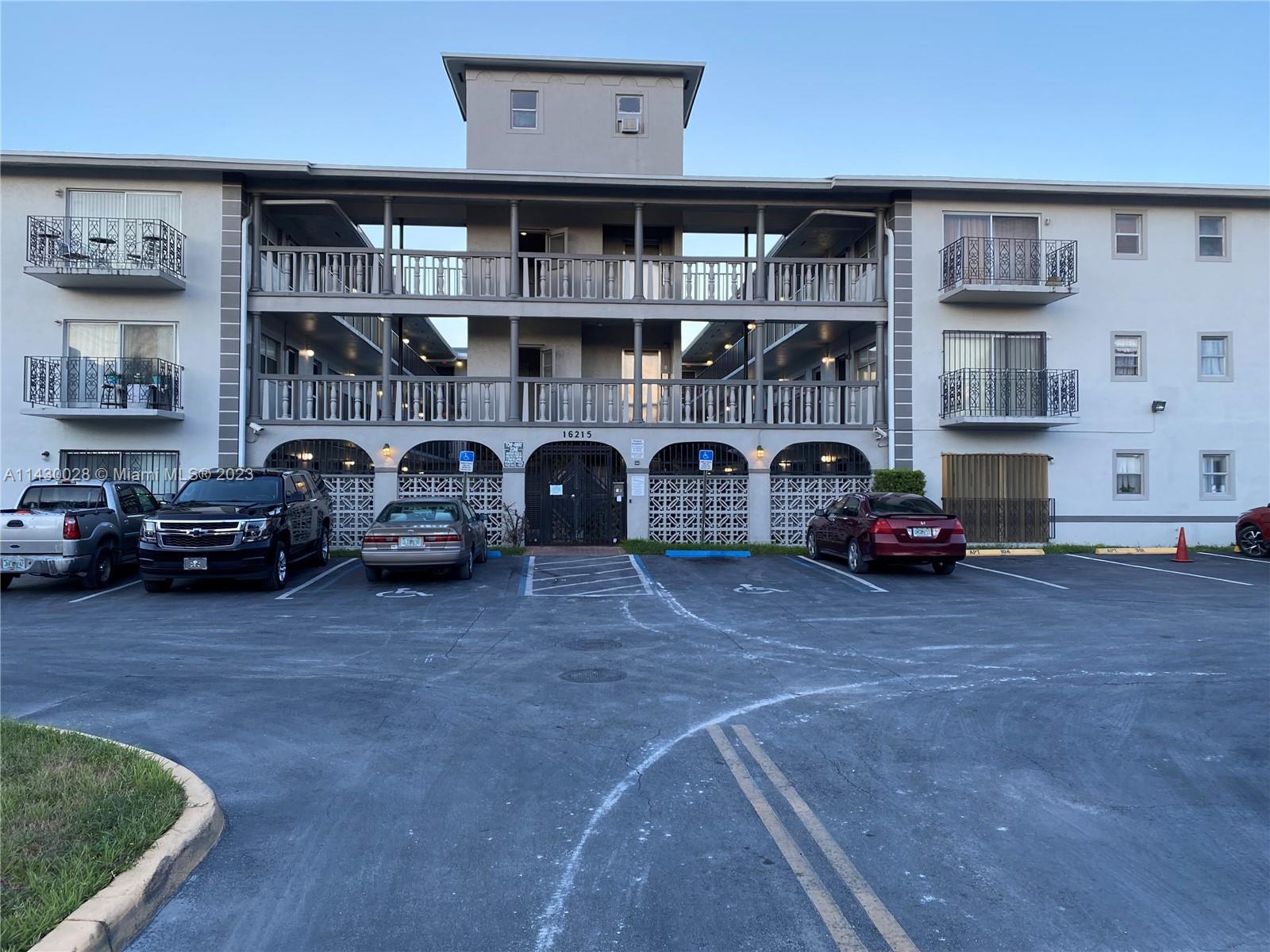 Photo of 16215 NE 18th Ct #306 in North Miami Beach, FL