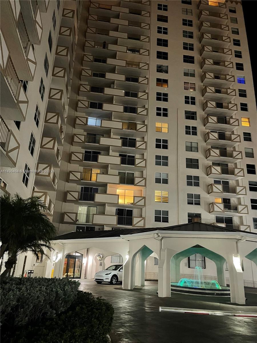 Photo of 1865 S Ocean Dr #5E in Hallandale Beach, FL
