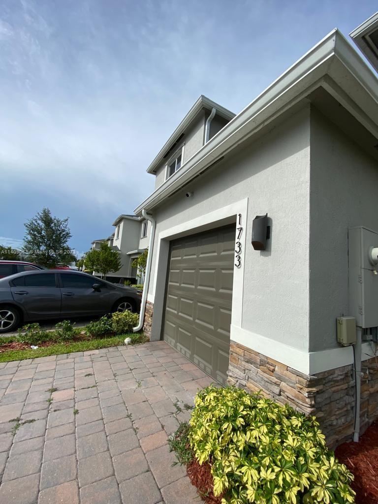 Photo of 1733 SE 8th Pl #1 in Homestead, FL