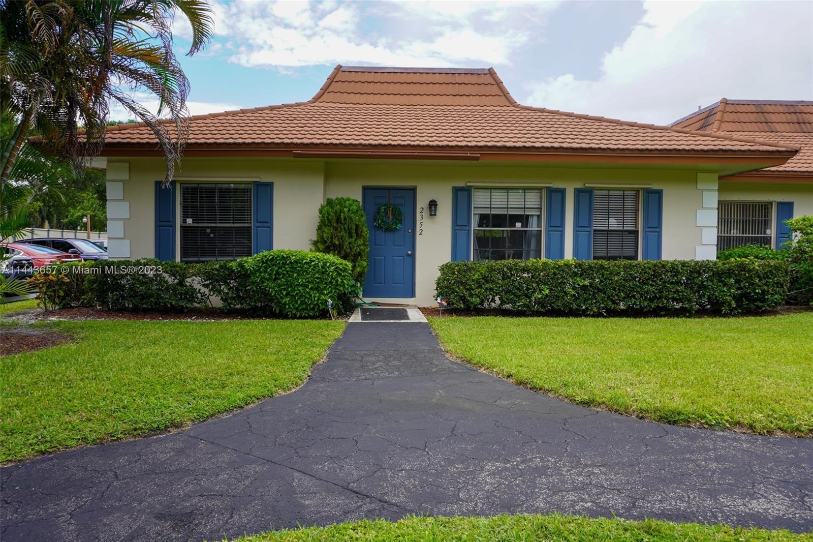 Photo of 2352 SW 70th Wy #8 in Davie, FL