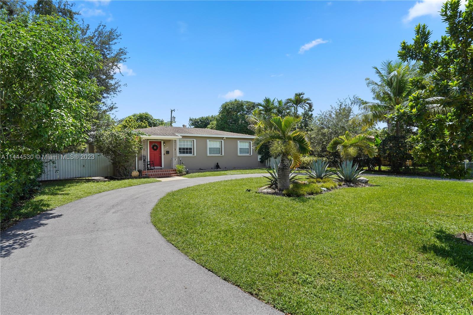Photo of 13125 NW 2nd Ave in Biscayne Gardens, FL
