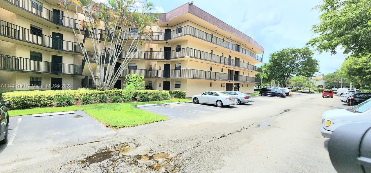 Photo of 6855 W Broward Blvd #306 in Plantation, FL