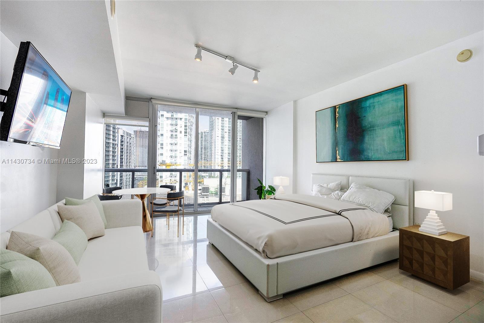 Photo of 485 Brickell Ave #1705 in Miami, FL