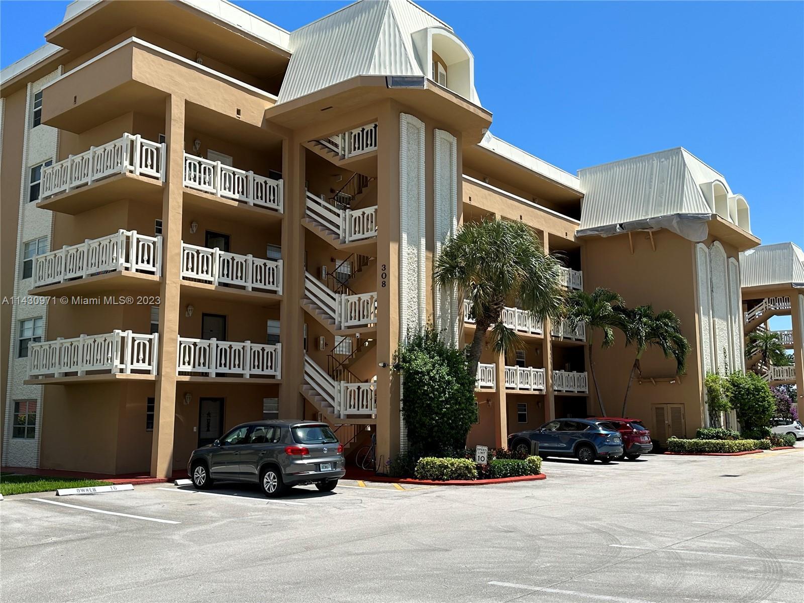 Photo of 308 Golfview Rd #306 in North Palm Beach, FL
