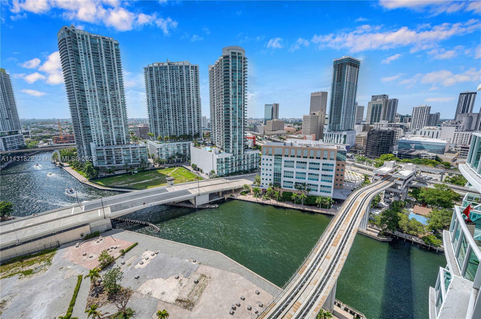 Photo of 31 SE 5th St #2309 in Miami, FL