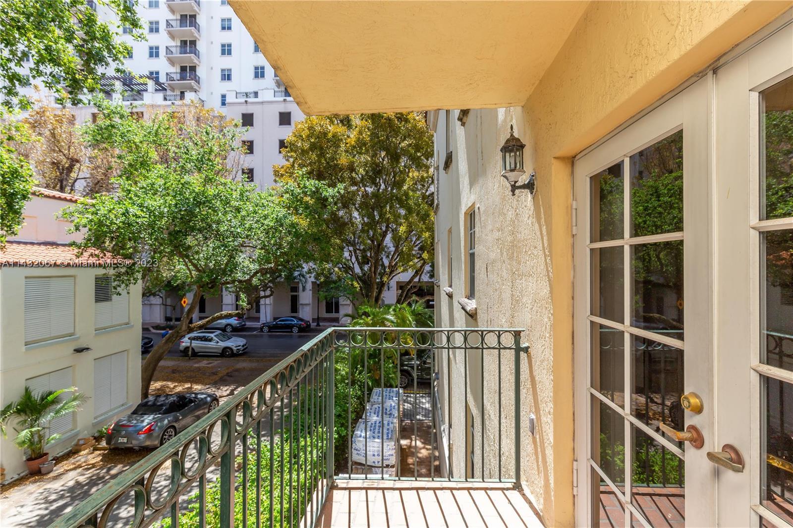 Photo of 323 Navarre Ave #206 in Coral Gables, FL