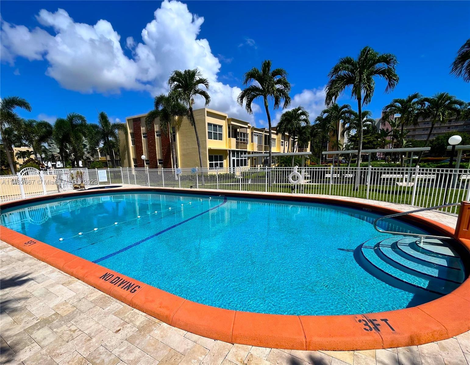 Photo of 851 NE 14th Ave #414 in Hallandale Beach, FL