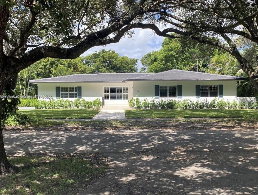 Photo of 911 Aduana Ave in Coral Gables, FL