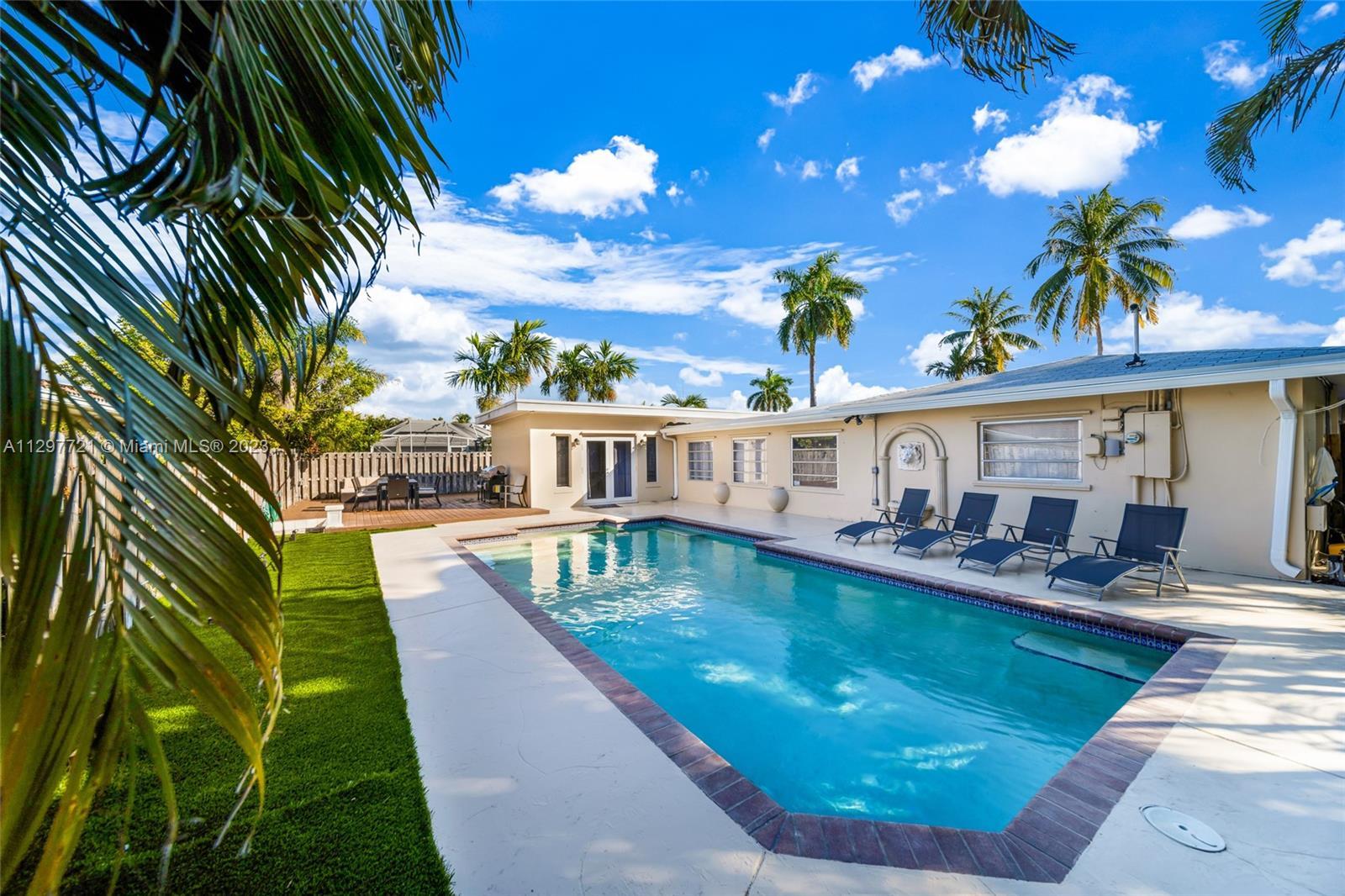 Photo of 241 Oceanic Ave in Lauderdale By The Sea, FL