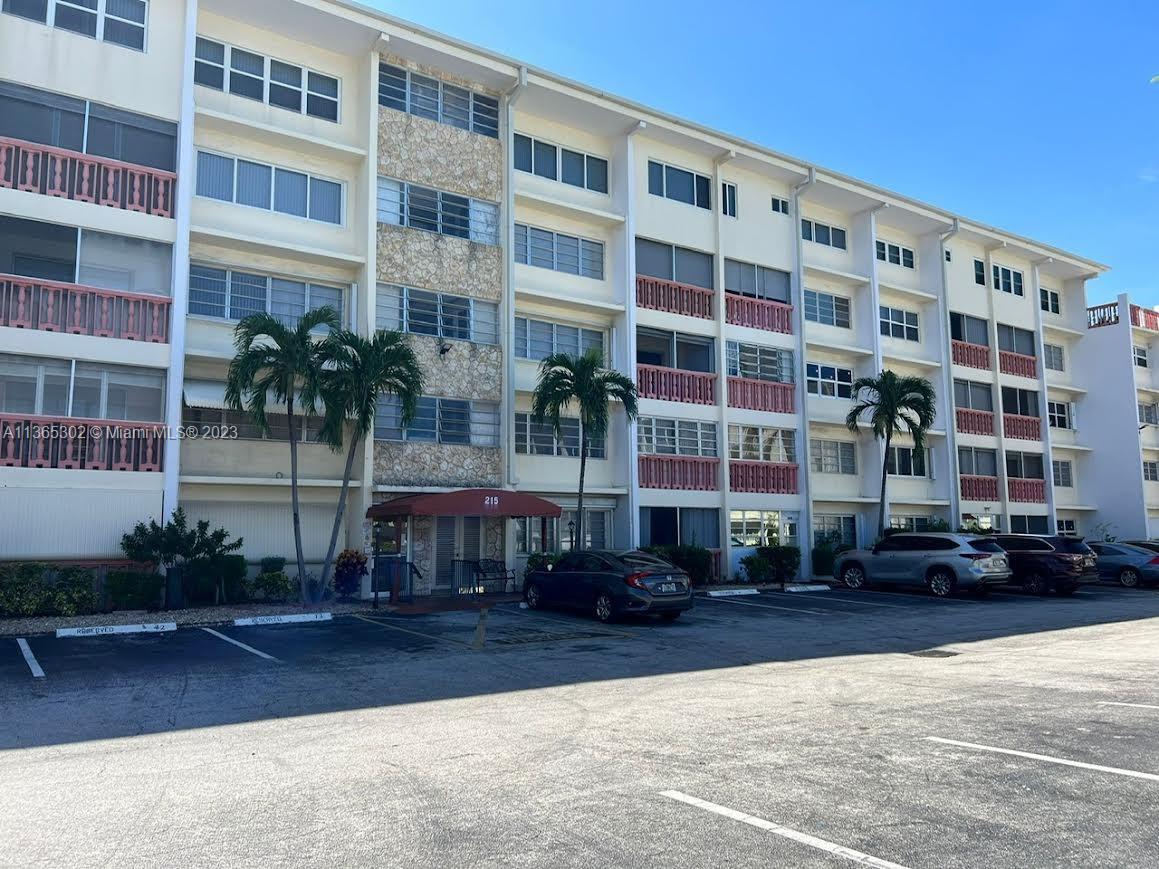Photo of 215 SE 3rd Ave #403A in Hallandale Beach, FL