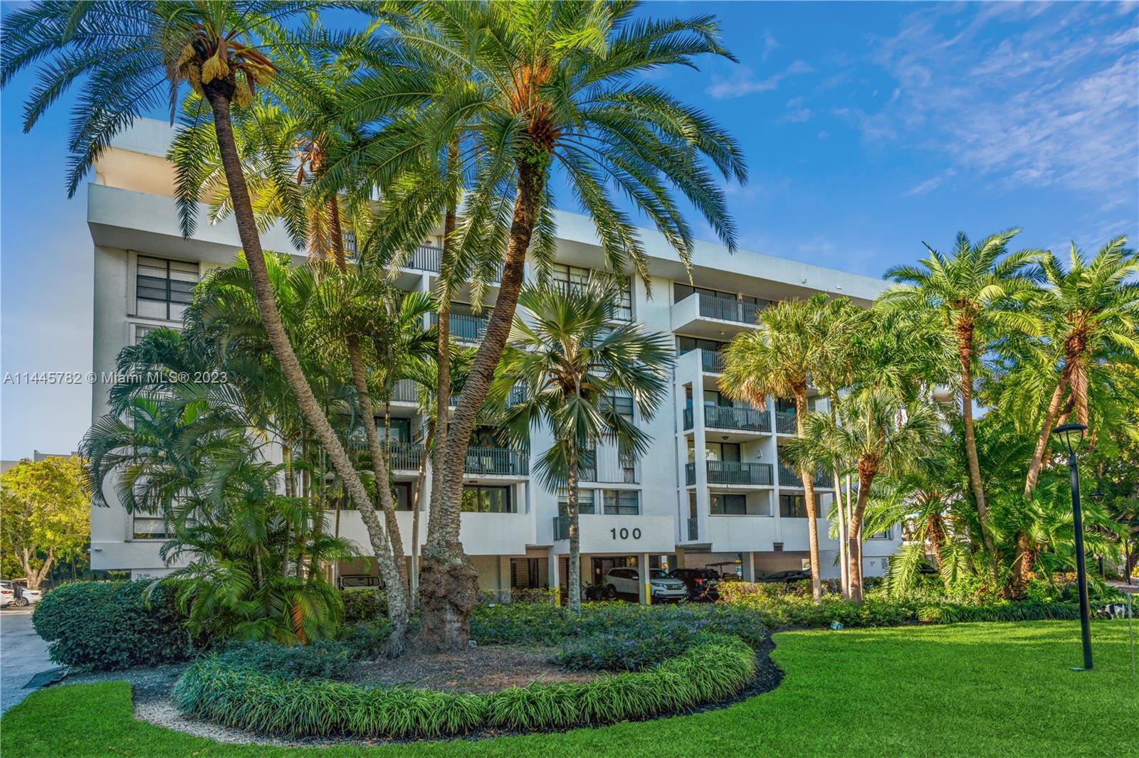 Photo of 100 Ocean Lane Dr #204 in Key Biscayne, FL