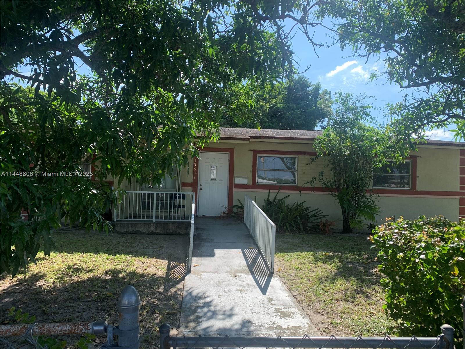 Photo of 17631 NW 41st Ave in Miami Gardens, FL