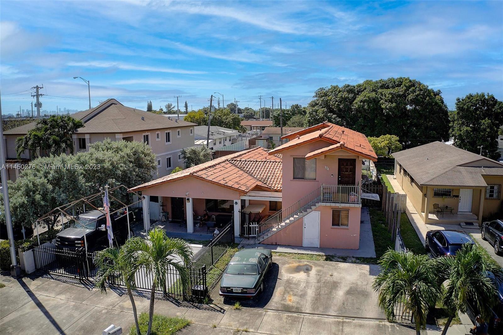 Photo of 976 E 24th St in Hialeah, FL