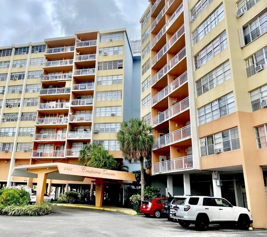 Photo of 2025 NE 164th St #1008 in North Miami Beach, FL