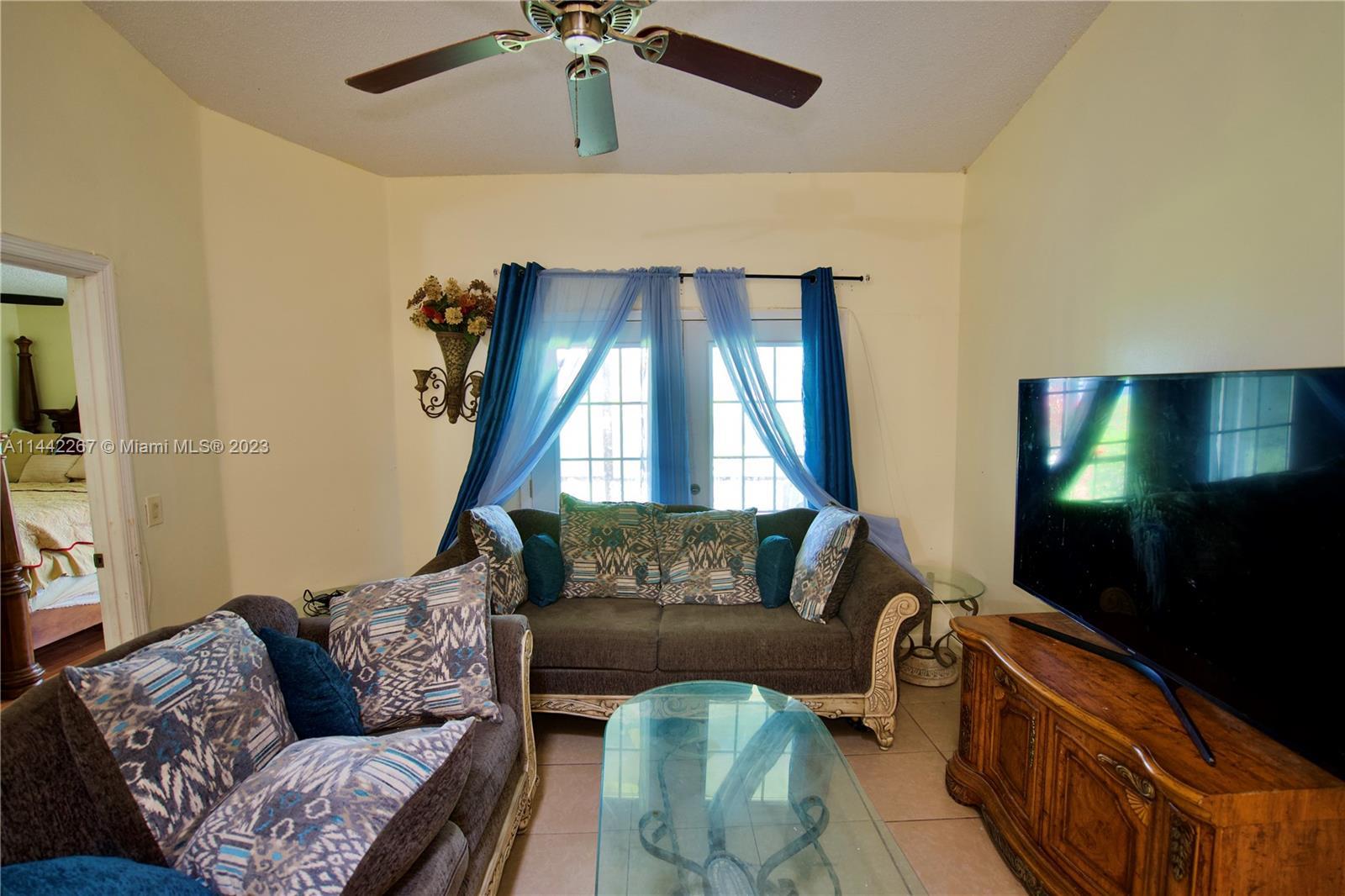 Photo of 3811 Island Club Cir in Lake Worth, FL
