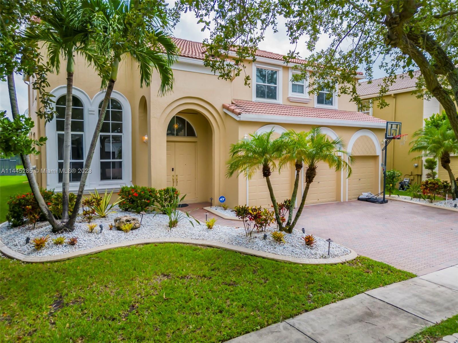 Photo of 16722 SW 12th St in Pembroke Pines, FL
