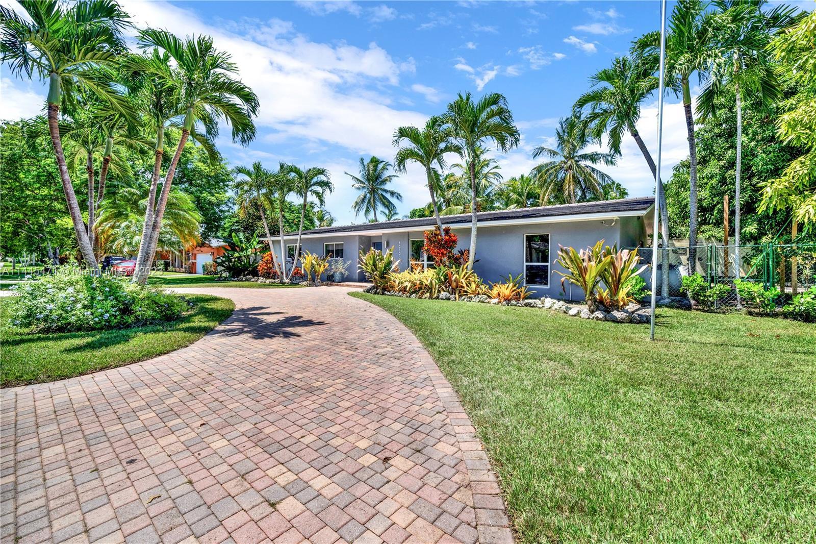 Photo of 13600 SW 84th Ave in Palmetto Bay, FL