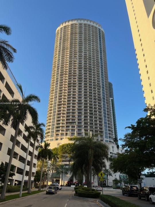 Photo of 1750 N Bayshore Dr #4003 in Miami, FL