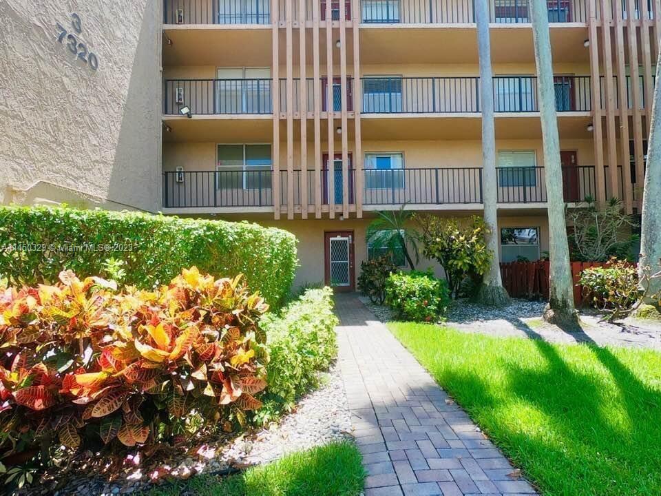Photo of 7320 Lake Circle Dr #105 in Margate, FL