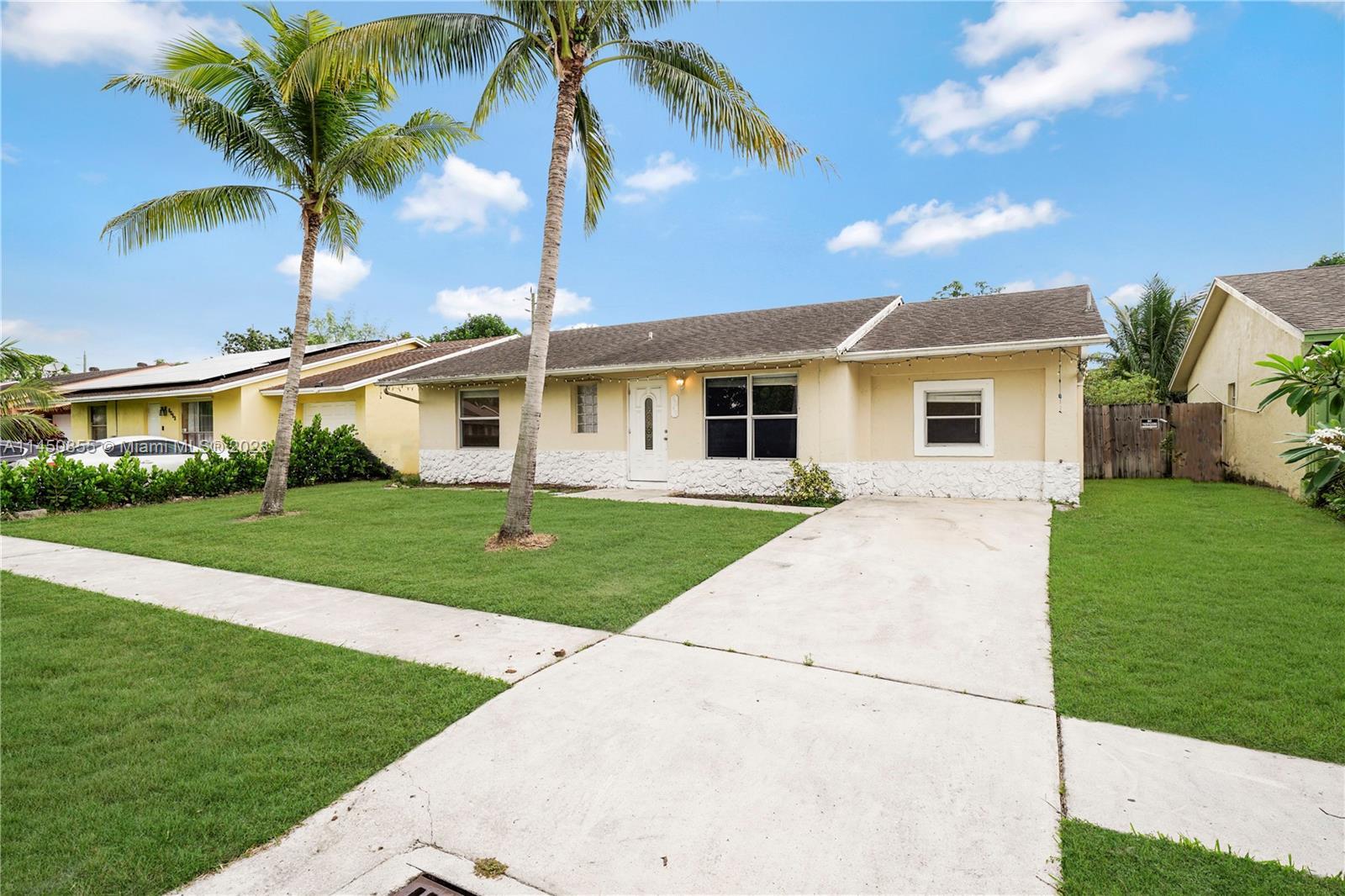Photo of 6049 Westfall Rd in Lake Worth, FL
