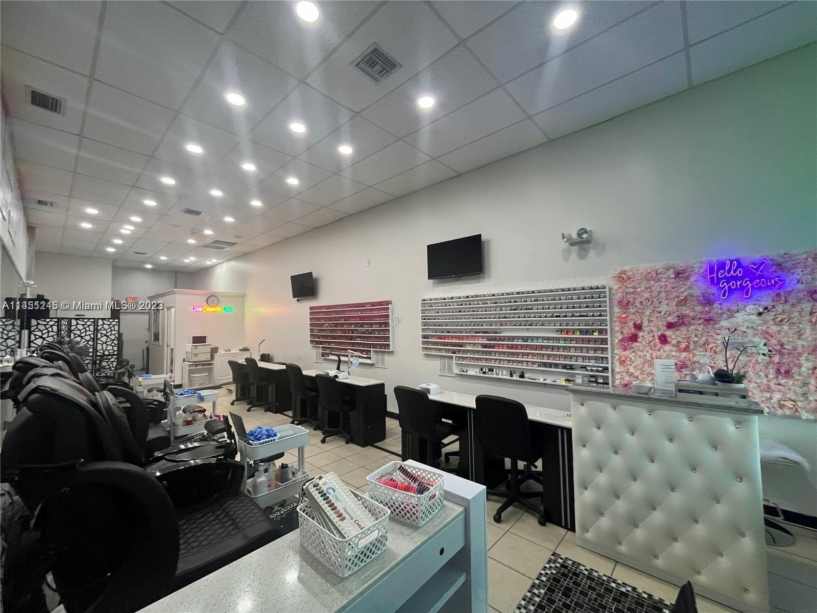 Photo of 1704 W 68th St in Hialeah, FL