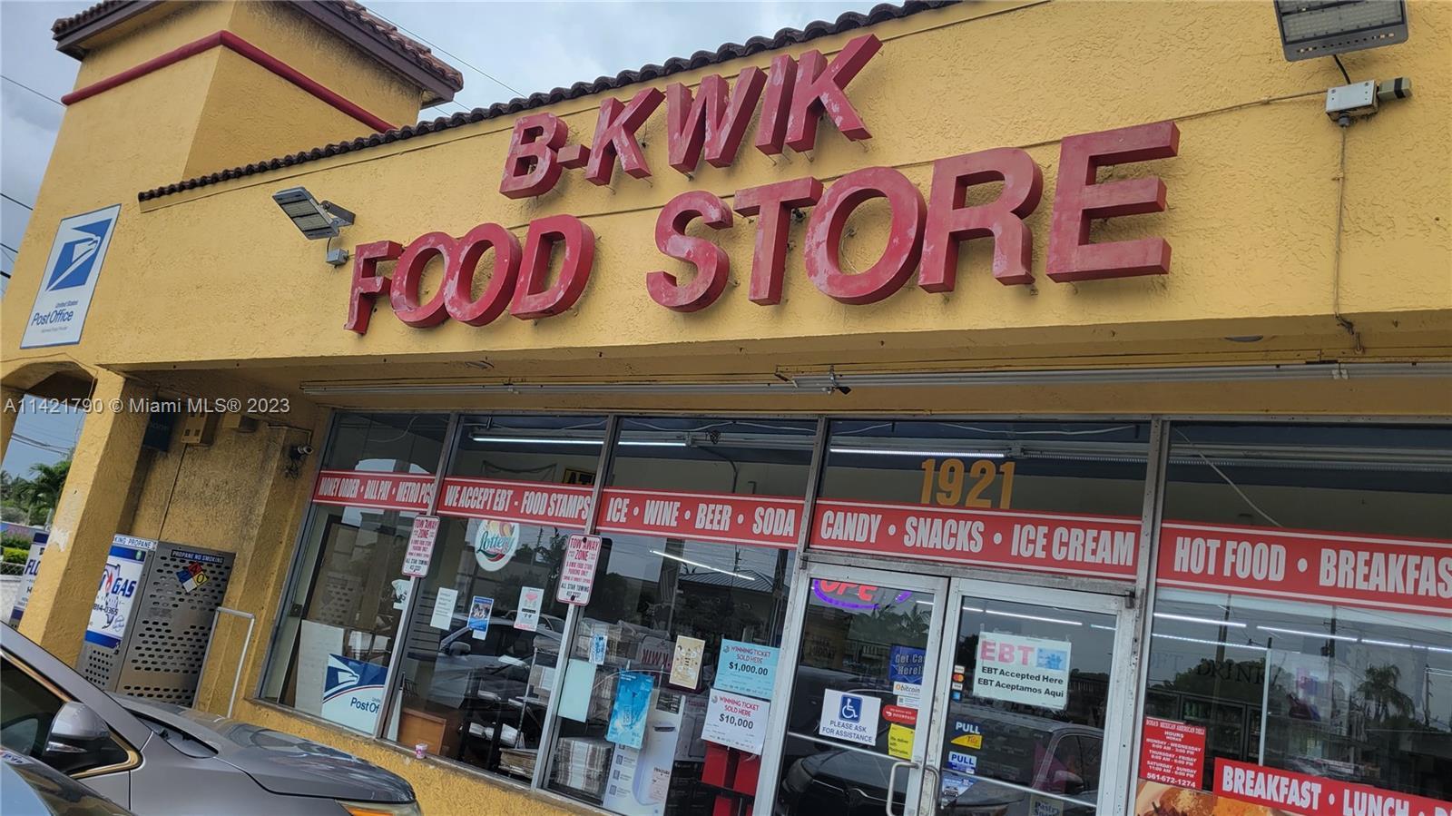 LOCATION! Great opportunity, Excellent convinience store, South Florida, Boca Raton, in front of Fed