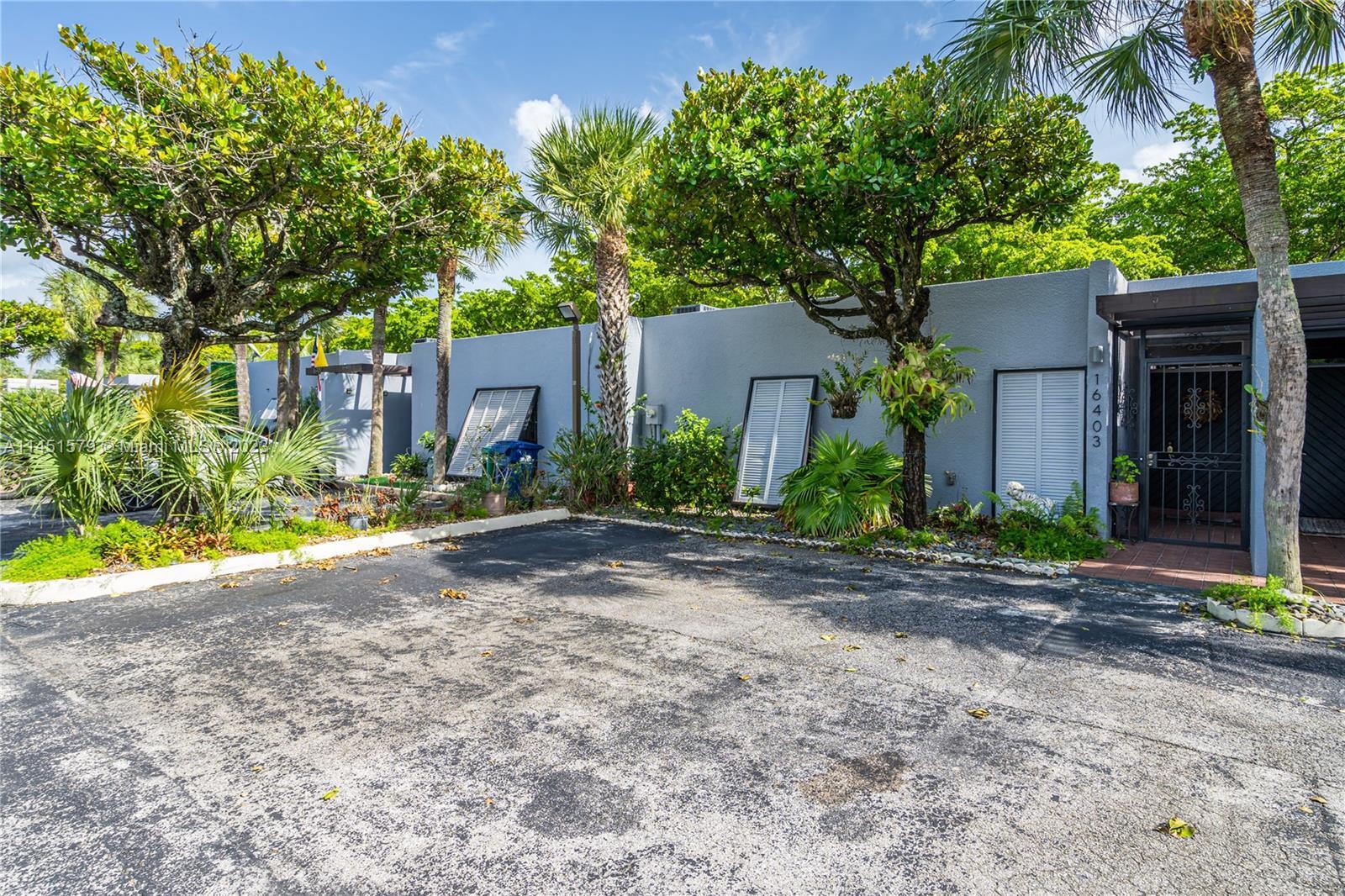 Photo of 16403 Fox Den Ct #0 in Miami Lakes, FL
