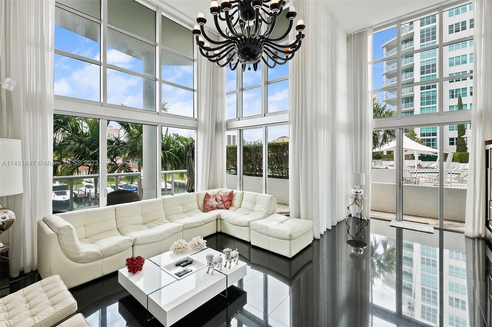 One of a kind two-story unit (5-Bed/3.5Ba + Loft) in the heart of Aventura where you can walk to the
