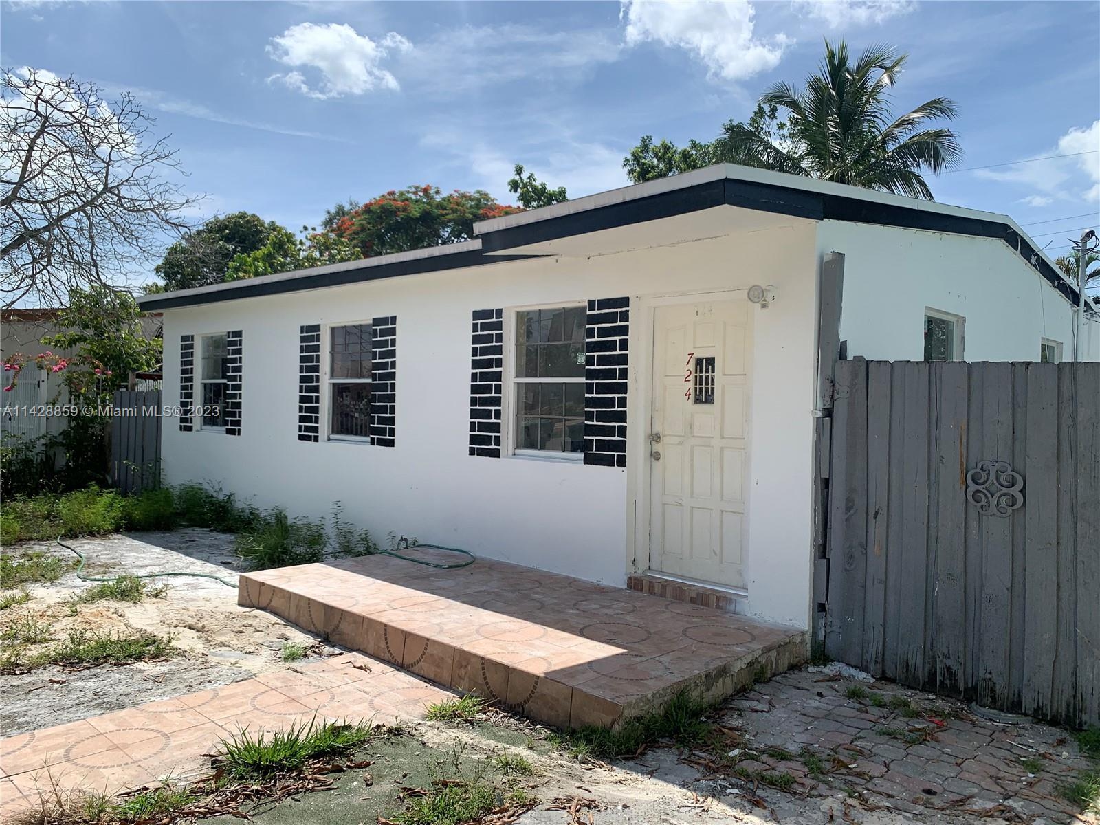 Photo of 724 Burlington St in Opa-Locka, FL