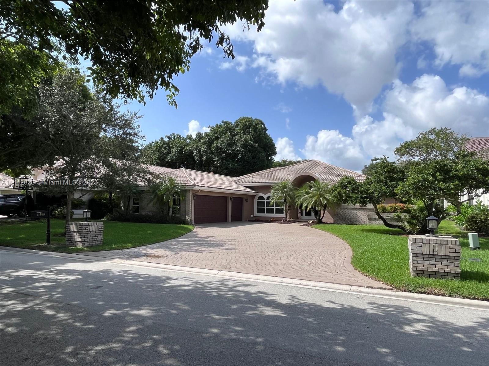 Photo of 11999 Classic Dr in Coral Springs, FL