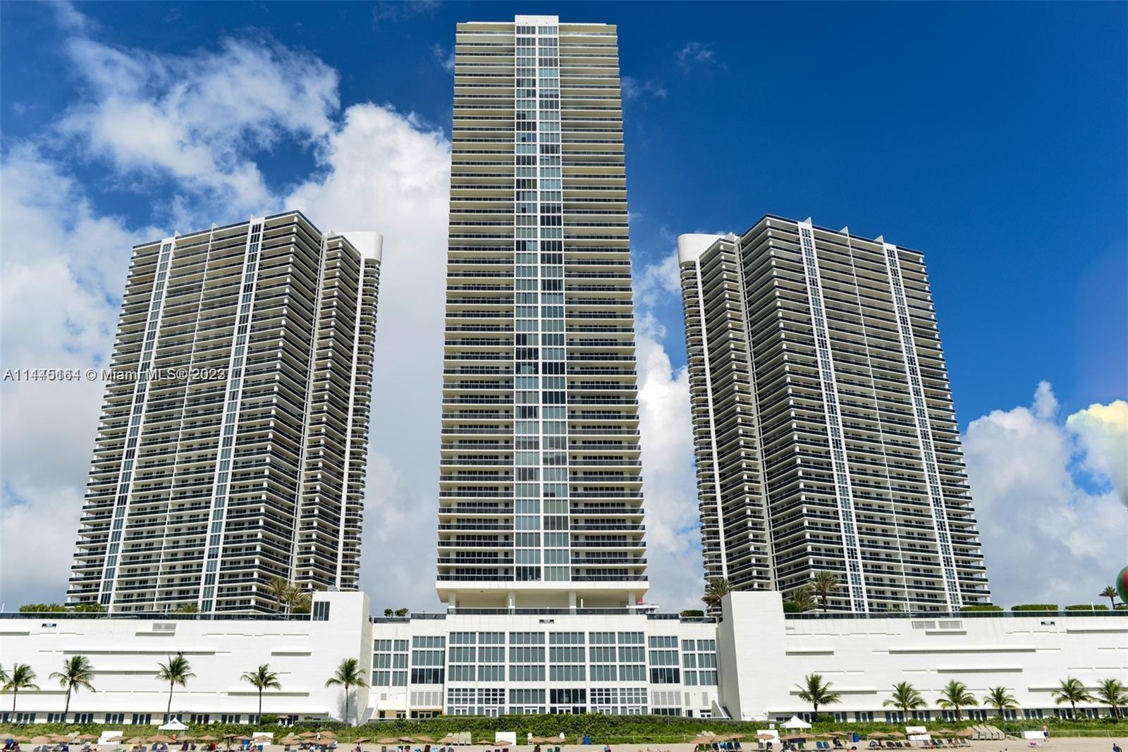 Gorgeous 1bed/1bath unit on 33 floor with spectacular WEST exposure and amazing City and Intracoasta