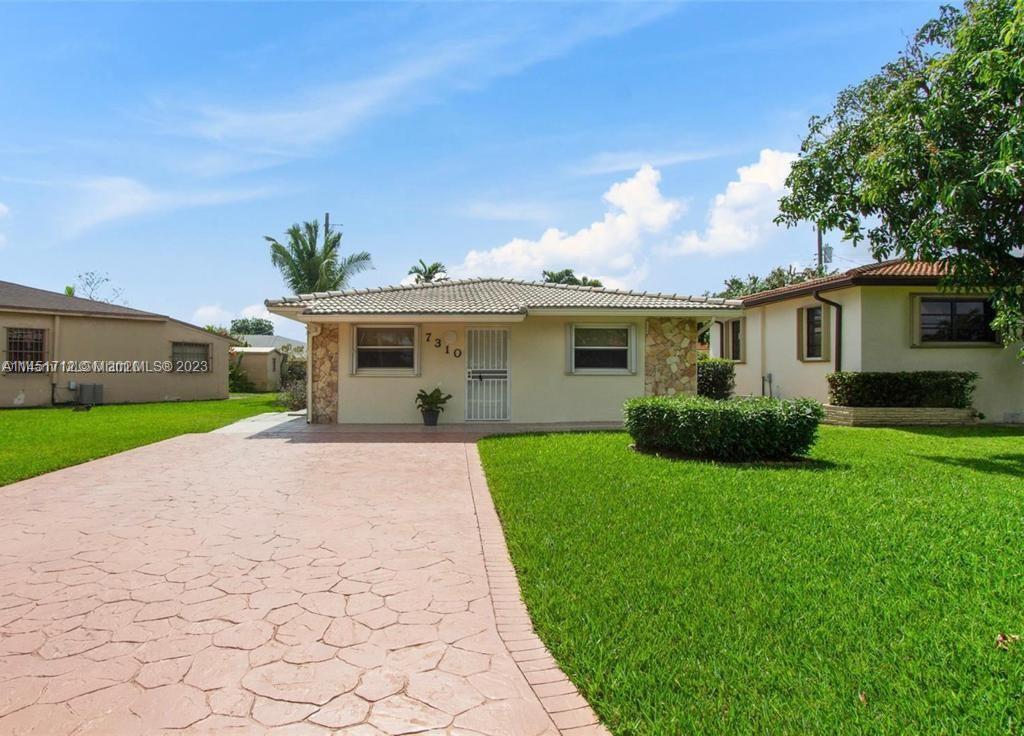 Photo of 7310 SW 35th St in Miami, FL
