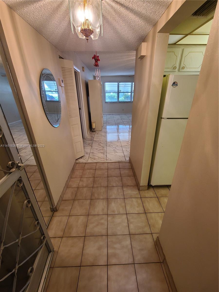 Photo of 410 SE 2nd St #108 in Hallandale Beach, FL