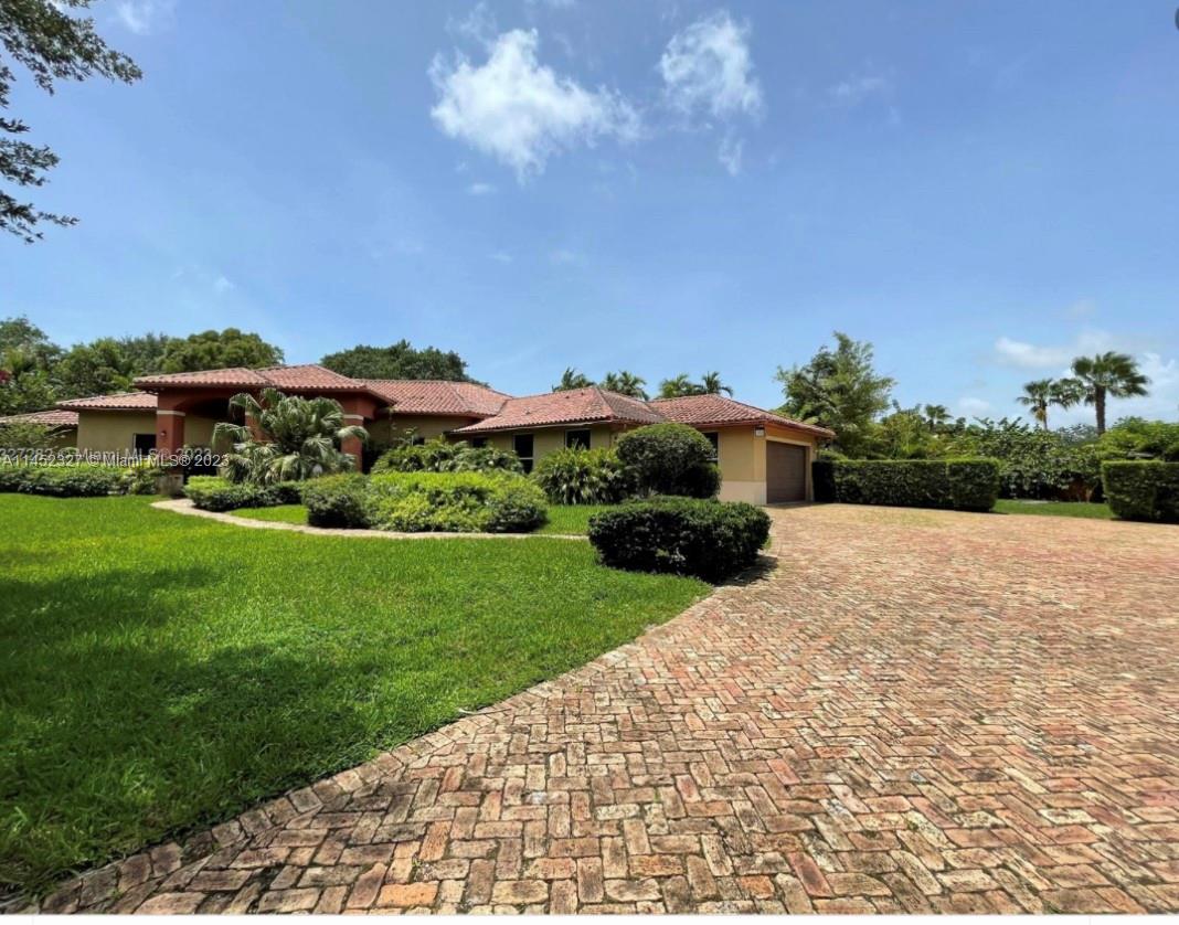 Photo of 14950 SW 71st Ave in Palmetto Bay, FL
