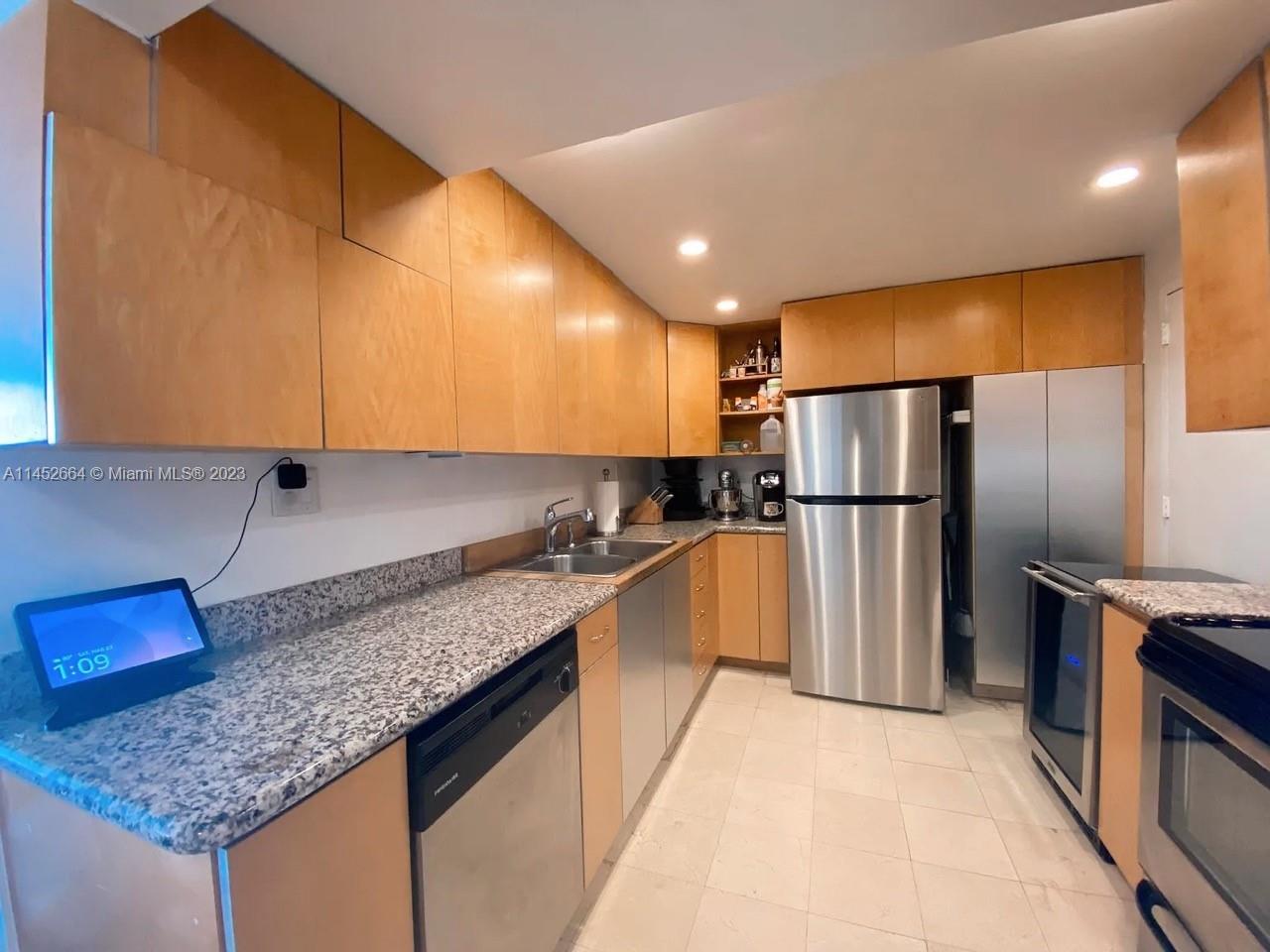Photo of 13155 Ixora Ct #1005 in North Miami, FL