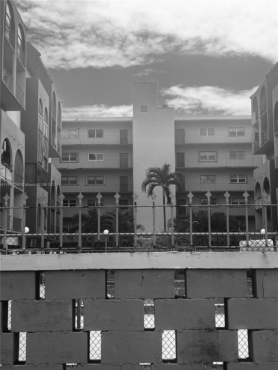 Photo of 440 E 23rd St #1204 in Hialeah, FL
