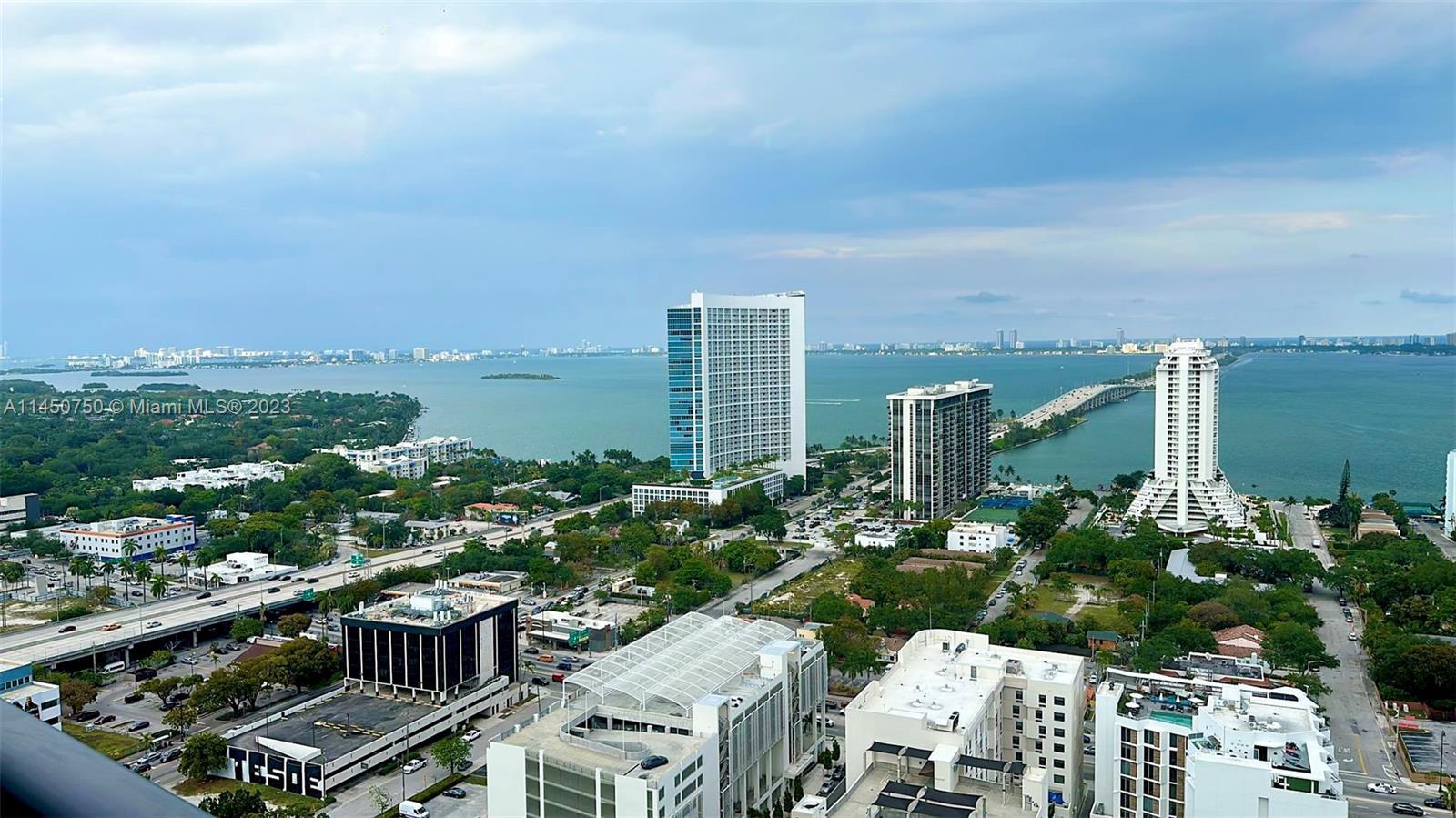BREATHTAKING DIRECT BAY AND MIAMI SKYLINE VIEWS FROM THIS AMAZING FULLY FURNISHED 2 BEDROOM +CONVERT