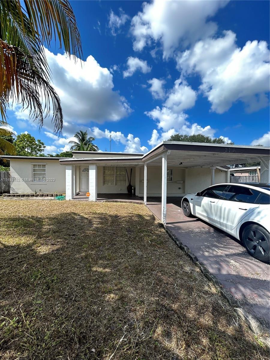 Photo of 114 Virginia Rd in West Park, FL