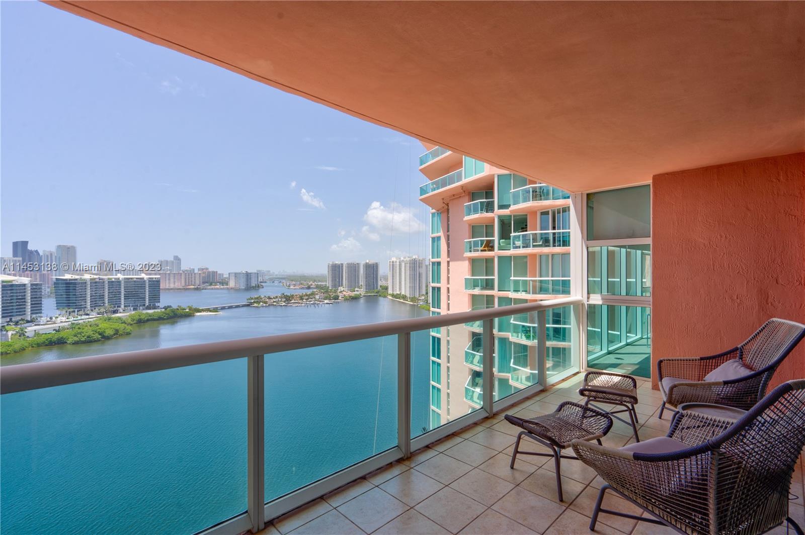 Stunning 3 bedrooms, 2.5 bathrooms unit. Beautifully furnished, breathtaking panoramic views of the 